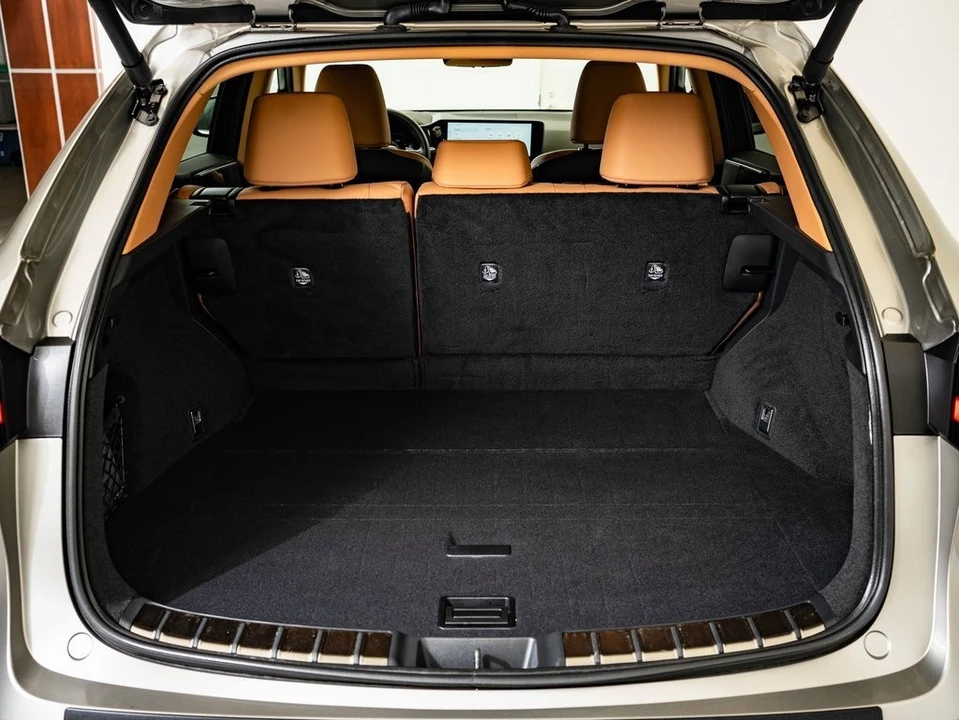 2025 Lexus NX 2nd Gen - Image 18 of 21