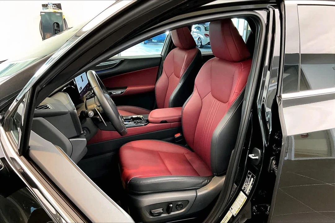 2025 Lexus NX 2nd Gen - Image 8 of 12