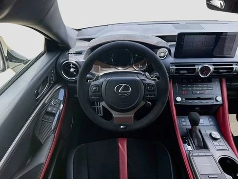 2025 Lexus RC F - Image 16 of 20