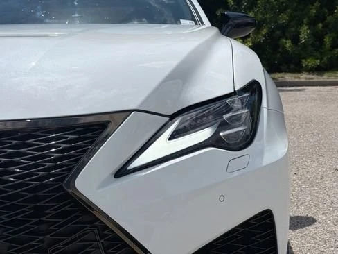 2025 Lexus RC F - Image 9 of 20