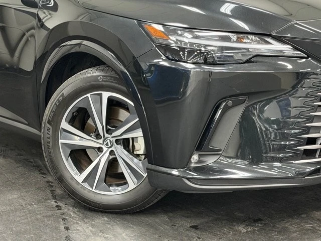 2025 Lexus RX 5th Gen - Image 4 of 12