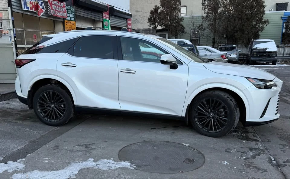 2025 Lexus RX 5th Gen - Image 5 of 11
