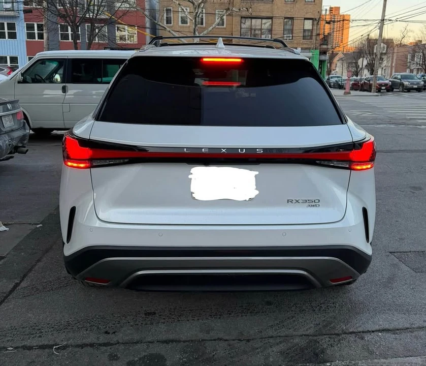 2025 Lexus RX 5th Gen - Image 6 of 11