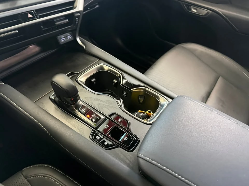 2025 Lexus RX 5th Gen - Image 12 of 12