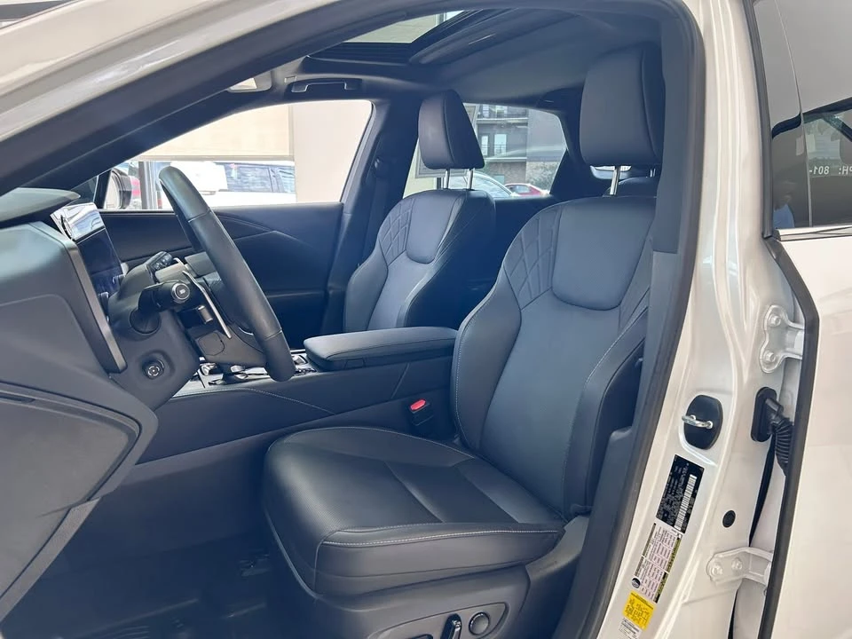 2025 Lexus RX 5th Gen - Image 4 of 12