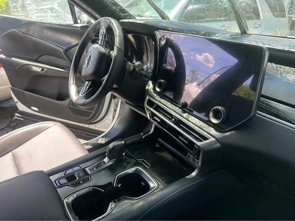2025 Lexus RX 5th Gen - Image 9 of 13