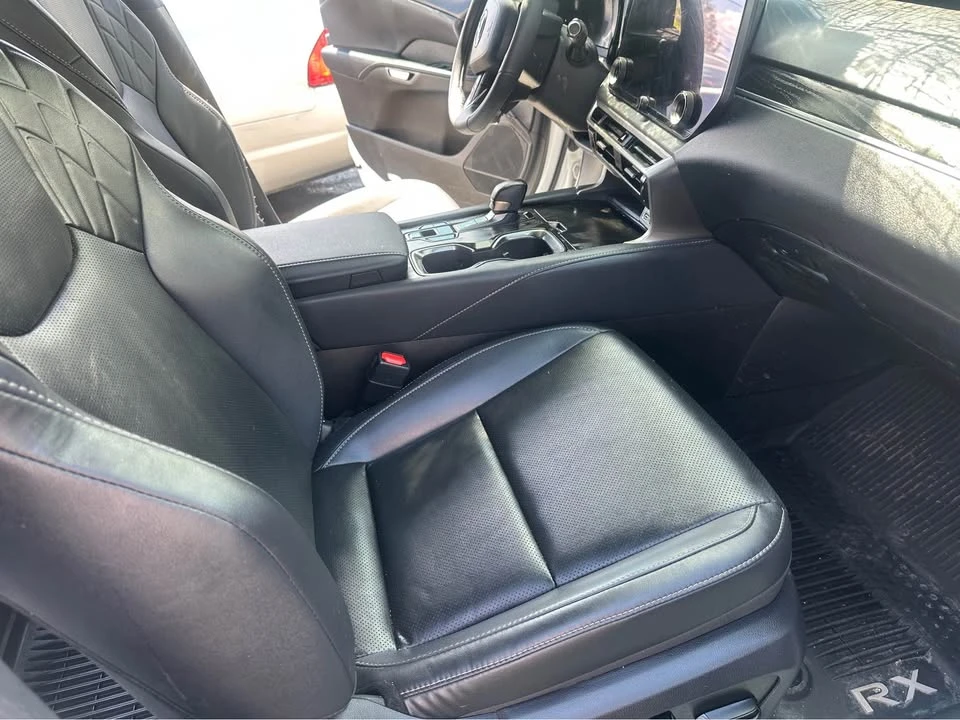 2025 Lexus RX 5th Gen - Image 8 of 13