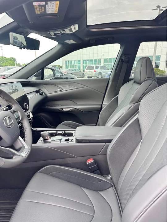2025 Lexus RX 5th Gen - Image 5 of 21