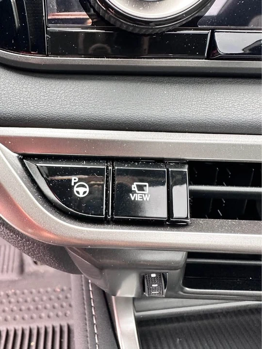 2025 Lexus RX 5th Gen - Image 12 of 21