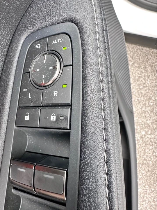 2025 Lexus RX 5th Gen - Image 6 of 21