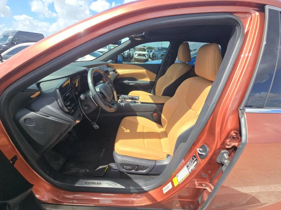2025 Lexus RX 5th Gen - Image 4 of 10