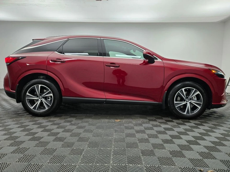 2025 Lexus RX 5th Gen - Image 11 of 12