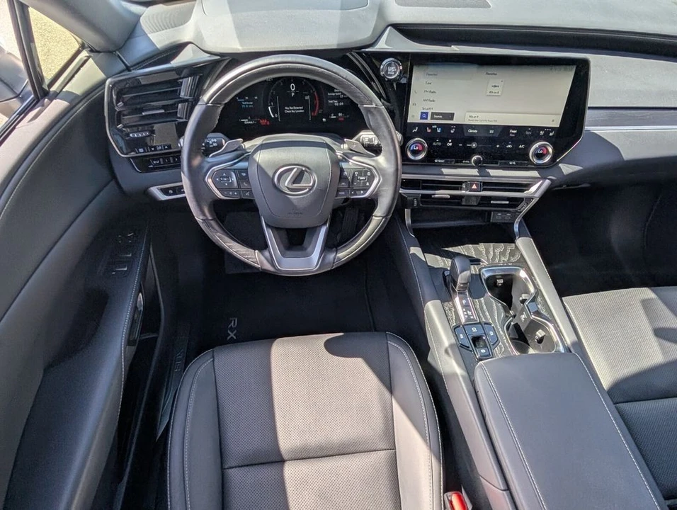 2025 Lexus RX 5th Gen - Image 13 of 21