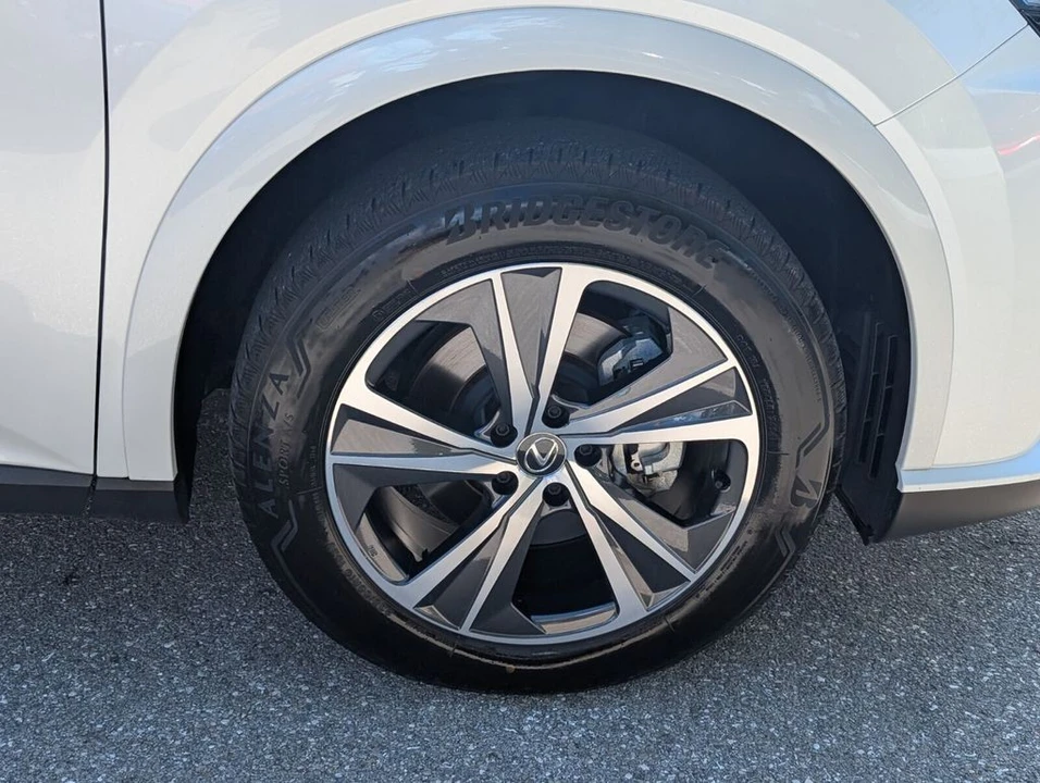 2025 Lexus RX 5th Gen - Image 9 of 21