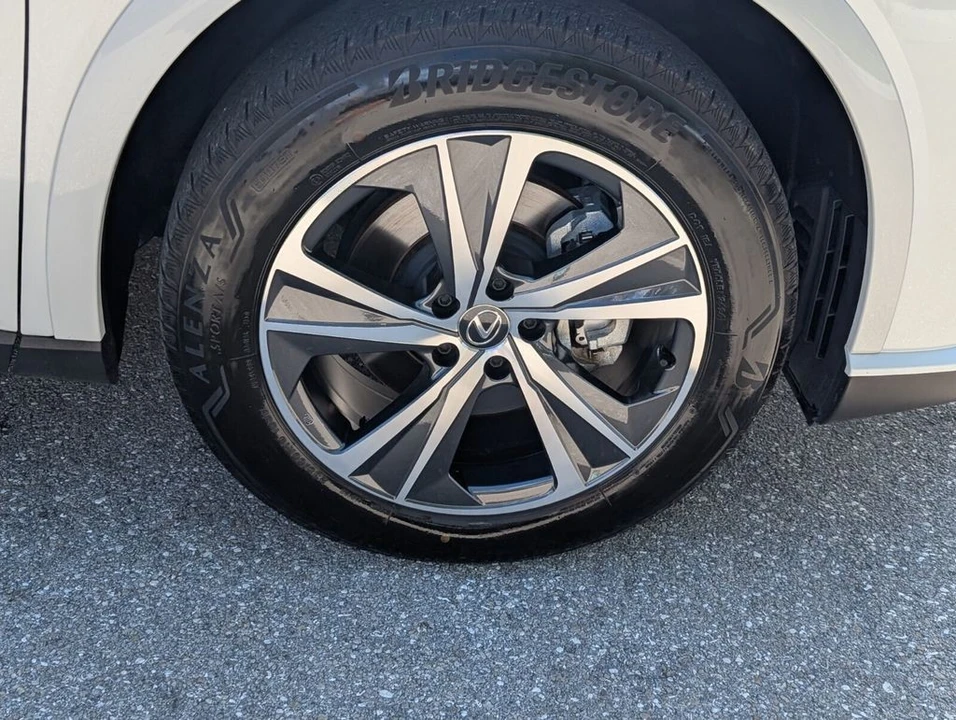 2025 Lexus RX 5th Gen - Image 18 of 21