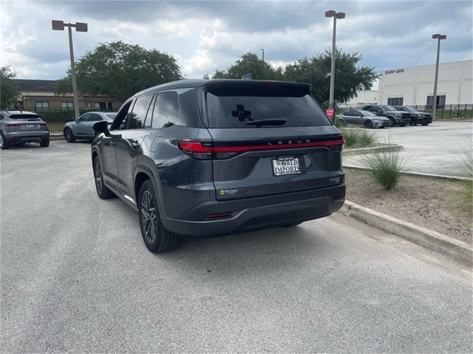2025 Lexus RX 5th Gen - Image 3 of 4