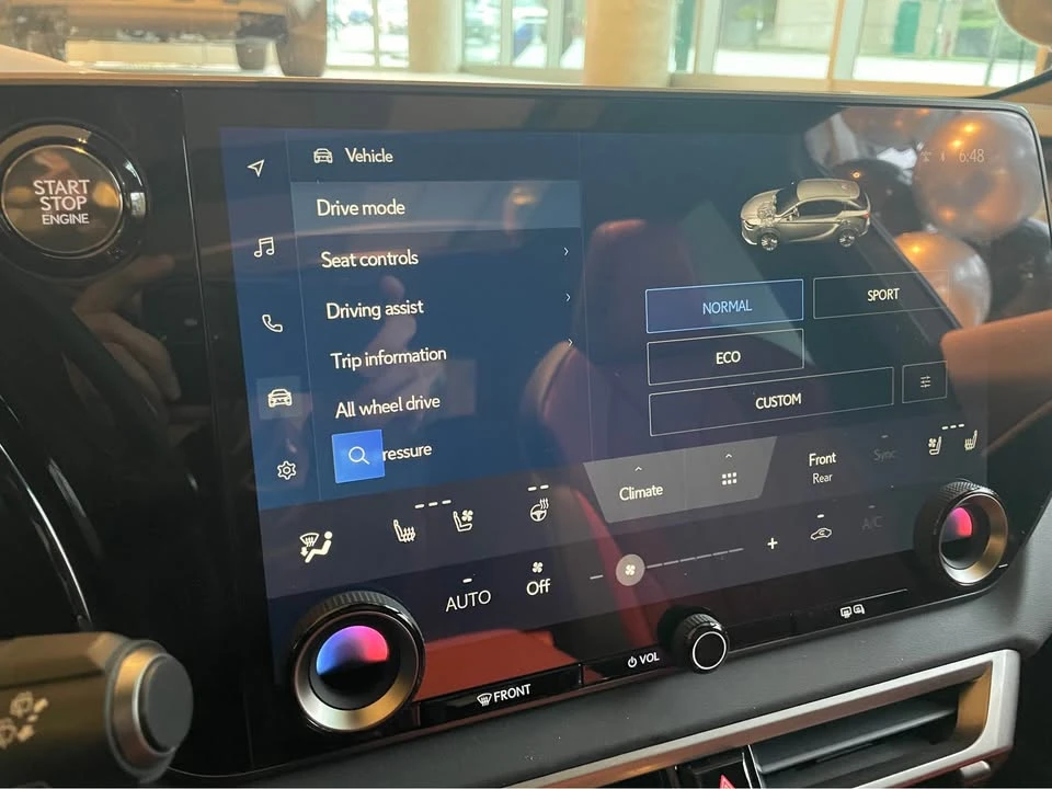 2025 Lexus RX 5th Gen - Image 18 of 20