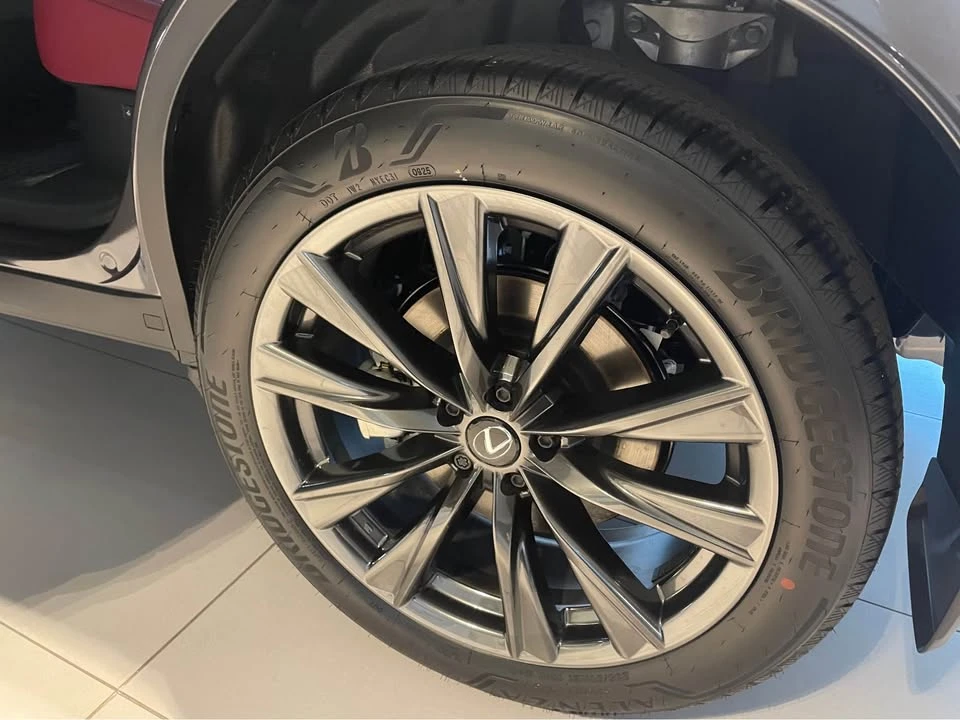 2025 Lexus RX 5th Gen - Image 8 of 20
