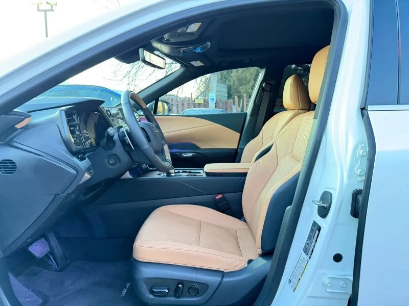 2025 Lexus RX 5th Gen - Image 10 of 12