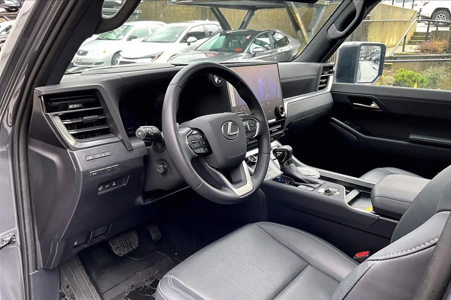 2025 Lexus GX 3rd Gen - Image 5 of 5
