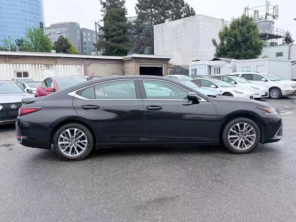 2025 Lexus ES 7th Gen - Image 4 of 19