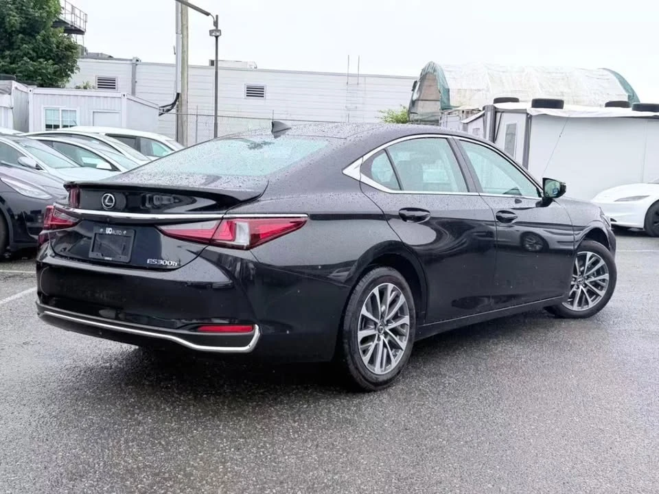 2025 Lexus ES 7th Gen - Image 5 of 19