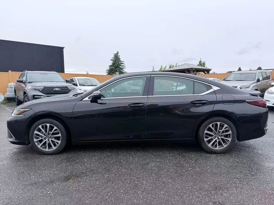 2025 Lexus ES 7th Gen - Image 8 of 19
