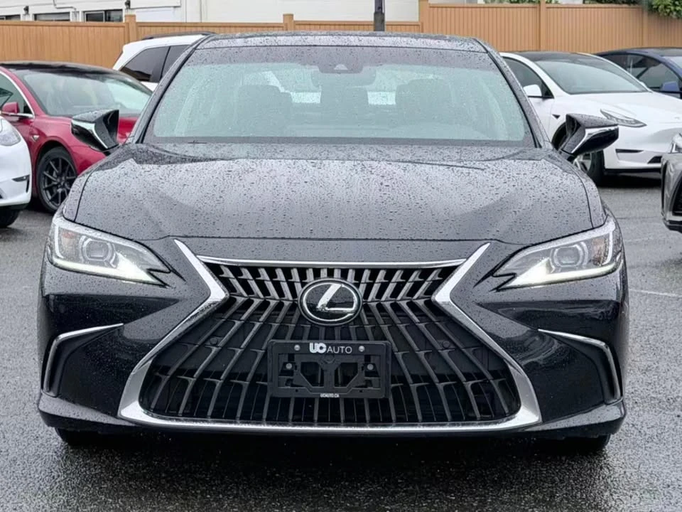 2025 Lexus ES 7th Gen - Image 2 of 19