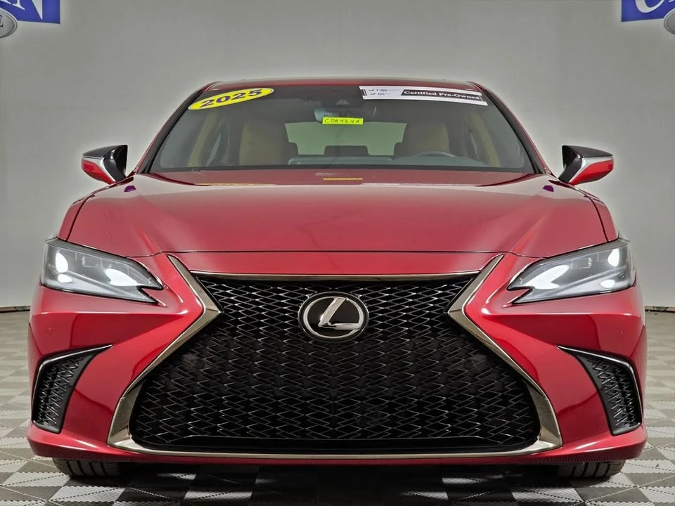 2025 Lexus ES 7th Gen - Image 8 of 19