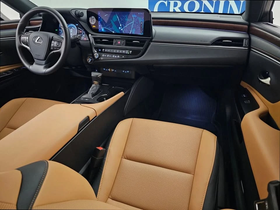 2025 Lexus ES 7th Gen - Image 16 of 19