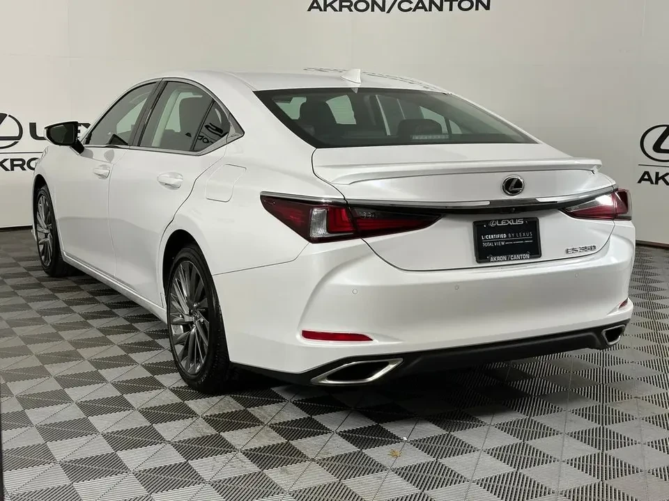 2025 Lexus ES 7th Gen - Image 5 of 16
