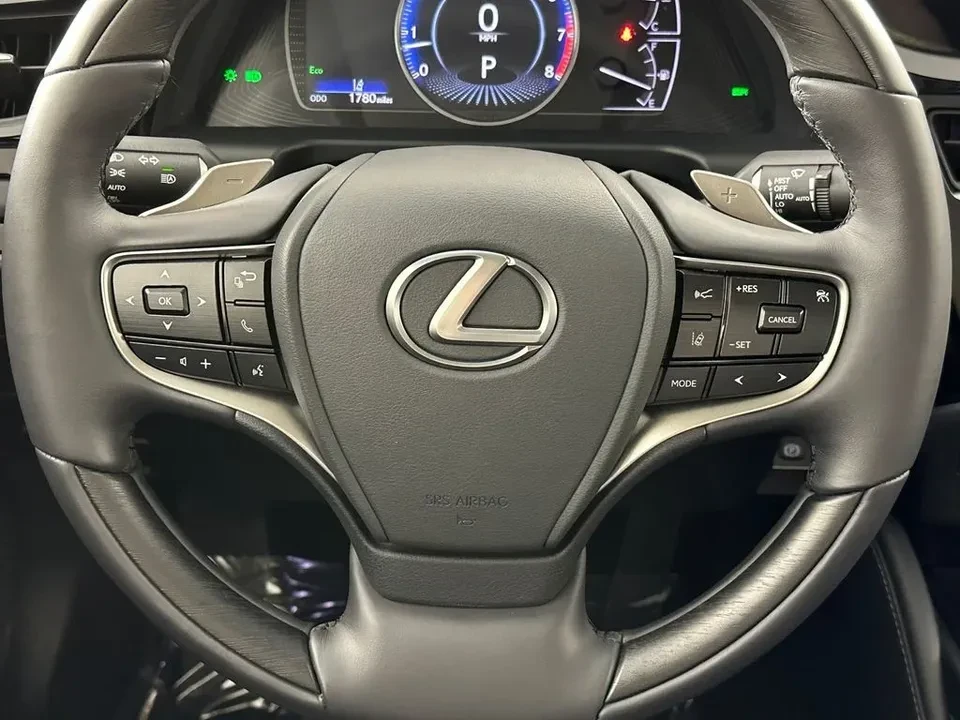 2025 Lexus ES 7th Gen - Image 10 of 16