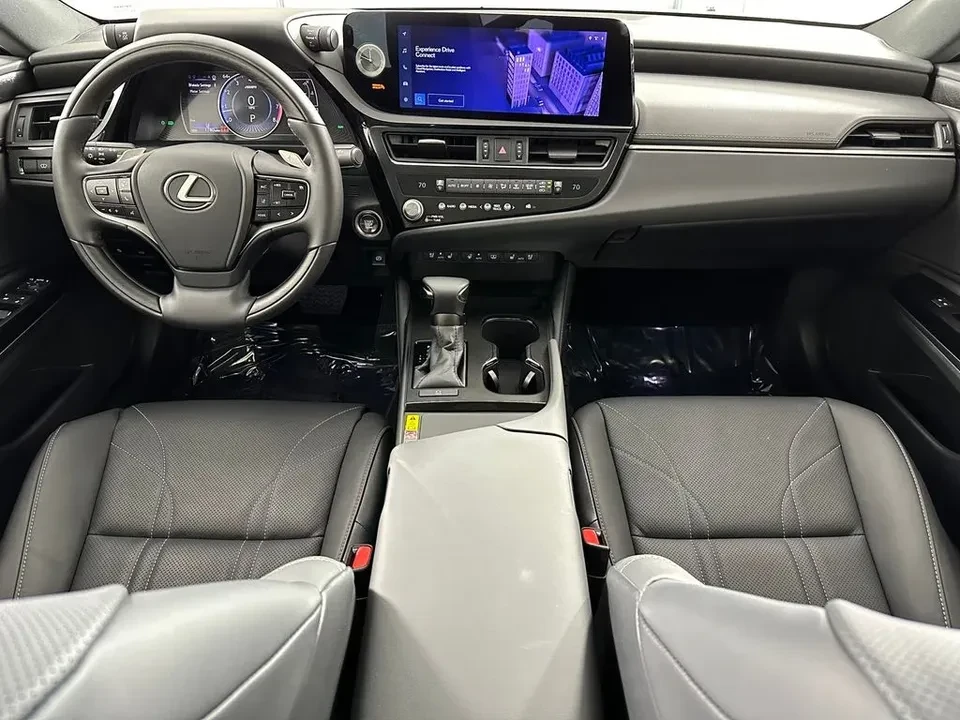 2025 Lexus ES 7th Gen - Image 13 of 16