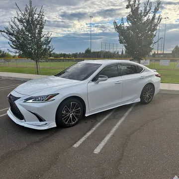 2025 Lexus ES 300h