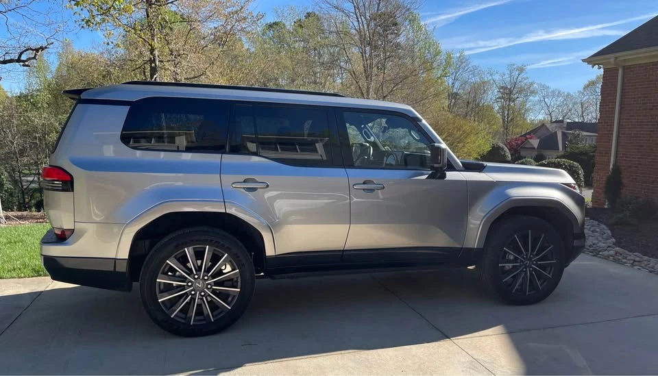2025 Lexus GX 3rd Gen - Image 2 of 10