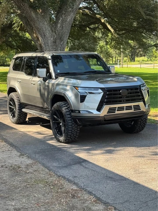 2025 Lexus GX 3rd Gen - Image 2 of 2