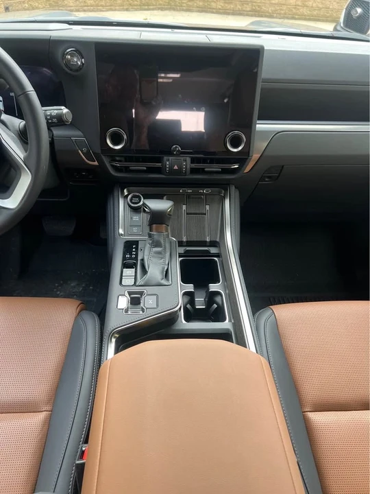 2025 Lexus GX 3rd Gen - Image 15 of 16