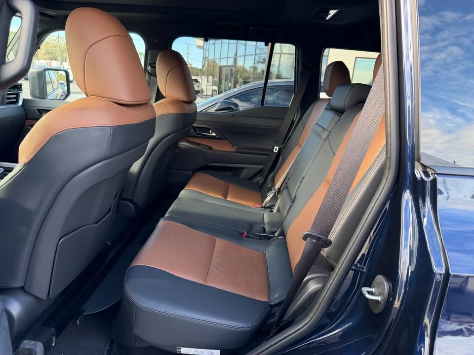 2025 Lexus GX 3rd Gen - Image 6 of 8