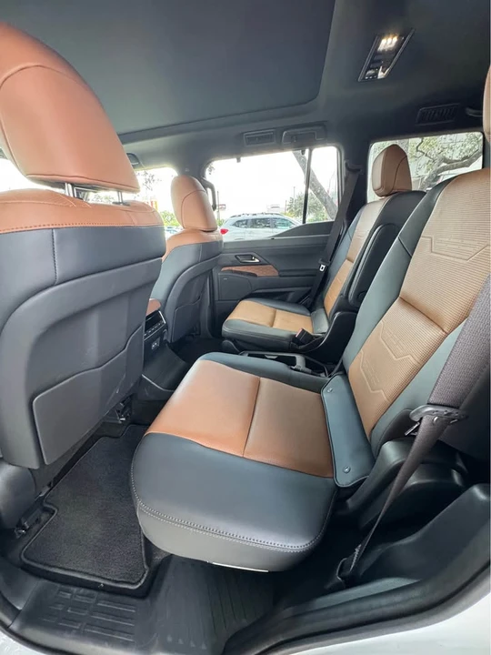 2025 Lexus GX 3rd Gen - Image 5 of 8