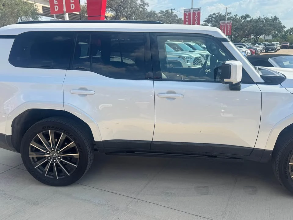 2025 Lexus GX 3rd Gen - Image 2 of 20