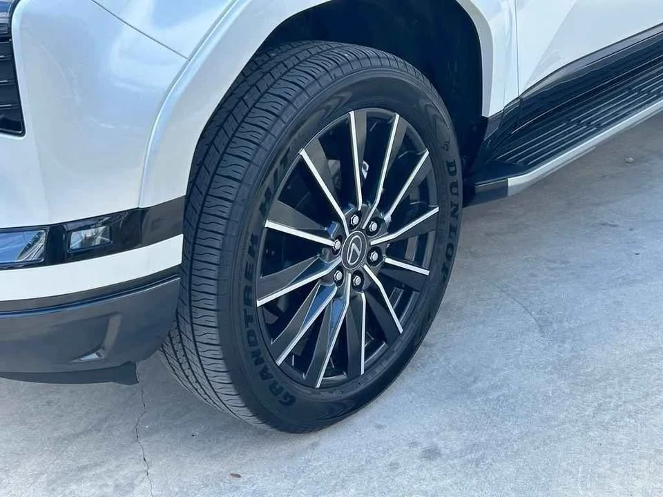 2025 Lexus GX 3rd Gen - Image 4 of 20