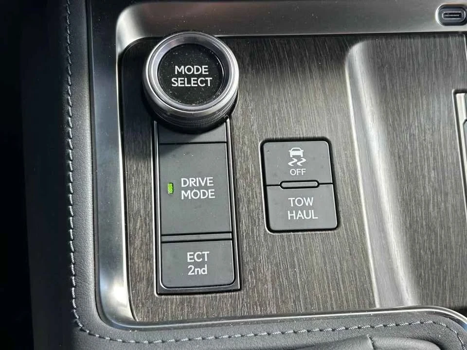 2025 Lexus GX 3rd Gen - Image 9 of 20