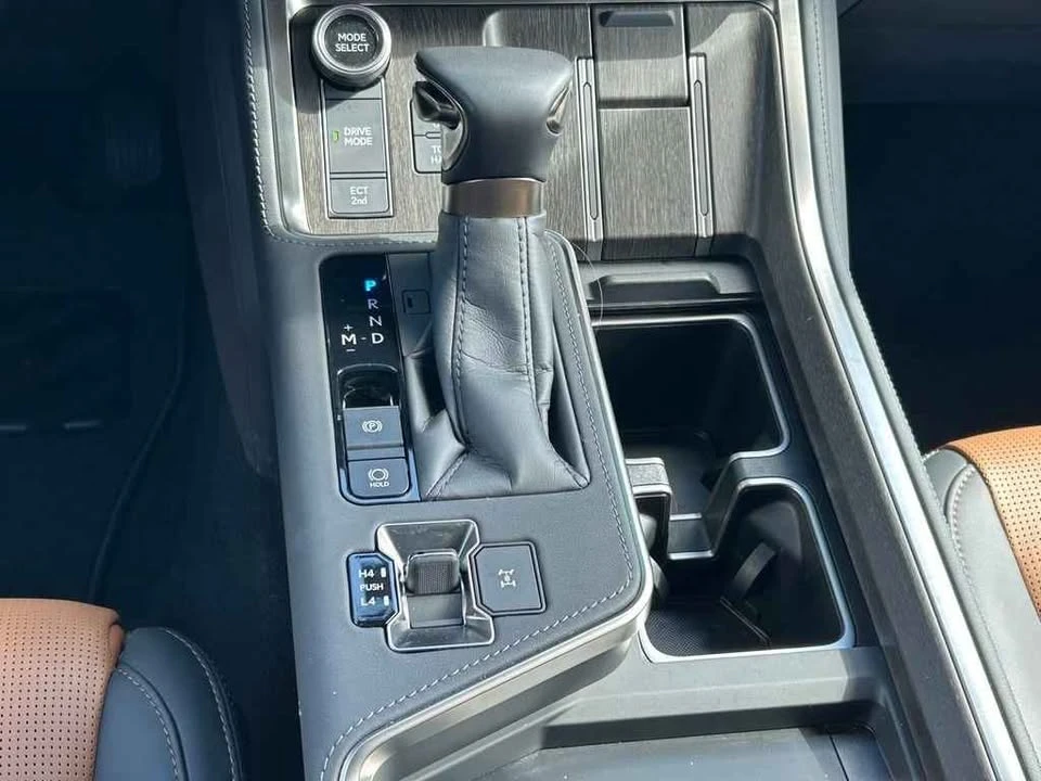 2025 Lexus GX 3rd Gen - Image 11 of 20