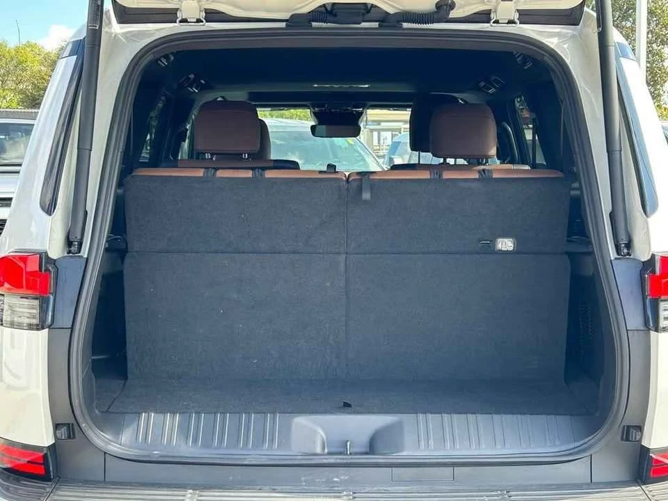 2025 Lexus GX 3rd Gen - Image 17 of 20