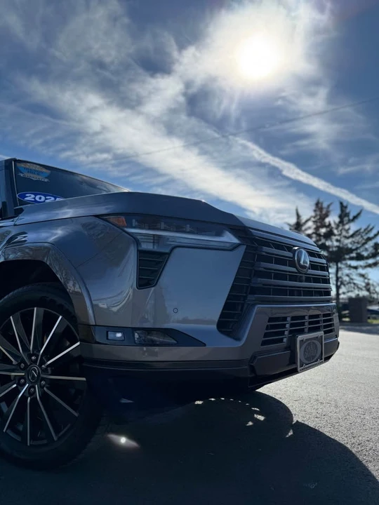 2025 Lexus GX 3rd Gen - Image 8 of 13