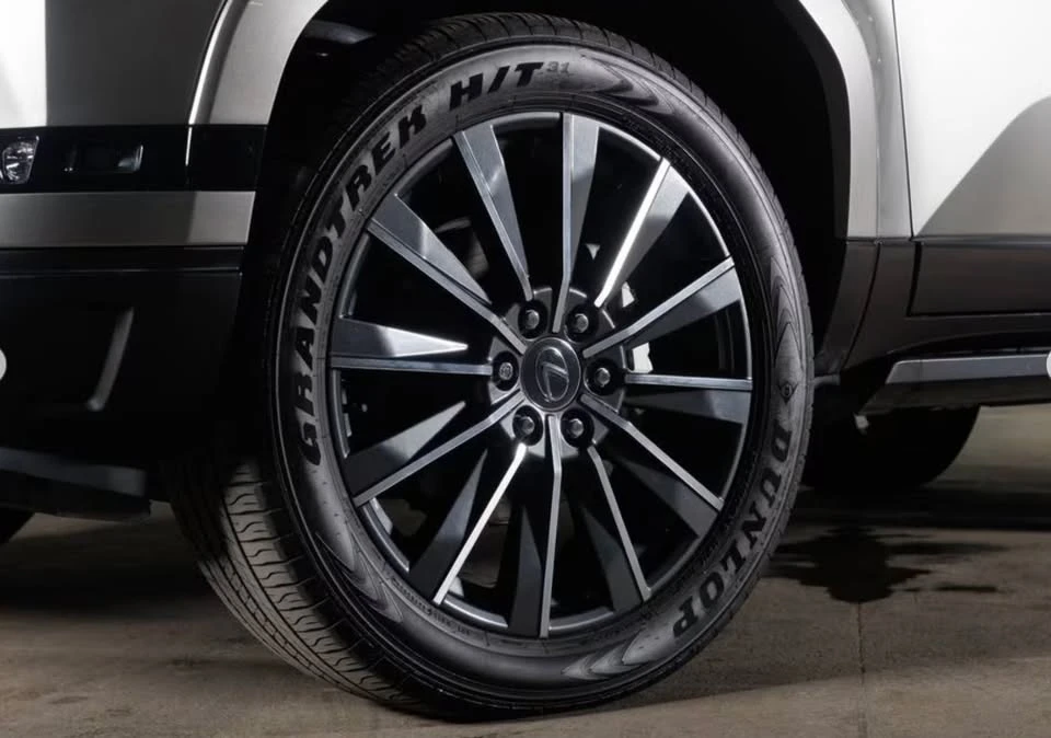 2025 Lexus GX 3rd Gen - Image 5 of 9