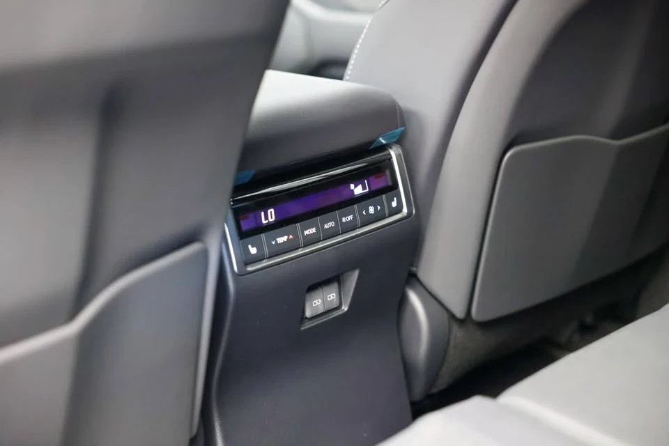 2025 Lexus GX 3rd Gen - Image 17 of 19