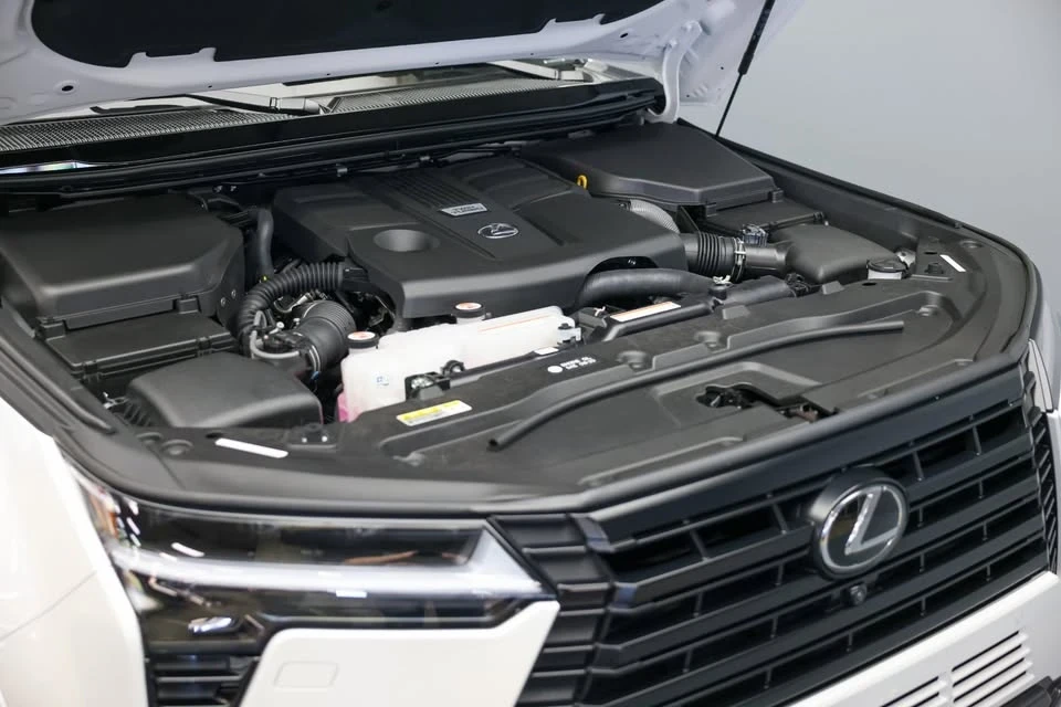 2025 Lexus GX 3rd Gen - Image 18 of 19