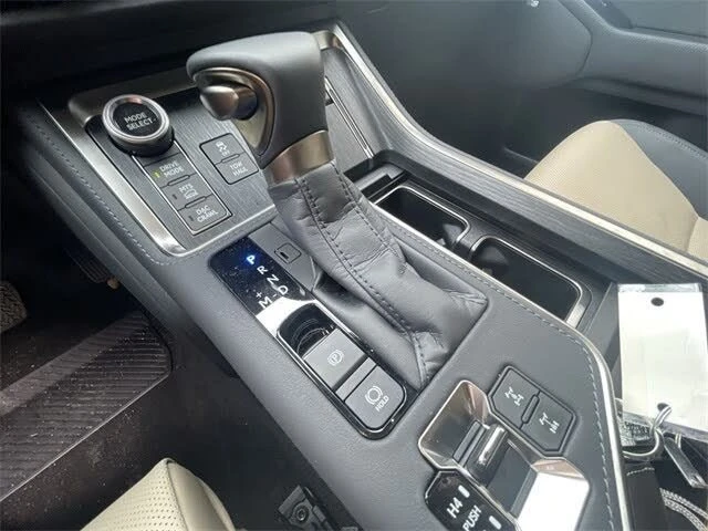 2025 Lexus GX 3rd Gen - Image 19 of 20