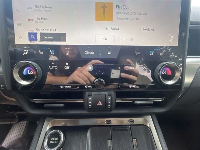 2025 Lexus GX 3rd Gen - Image 18 of 20